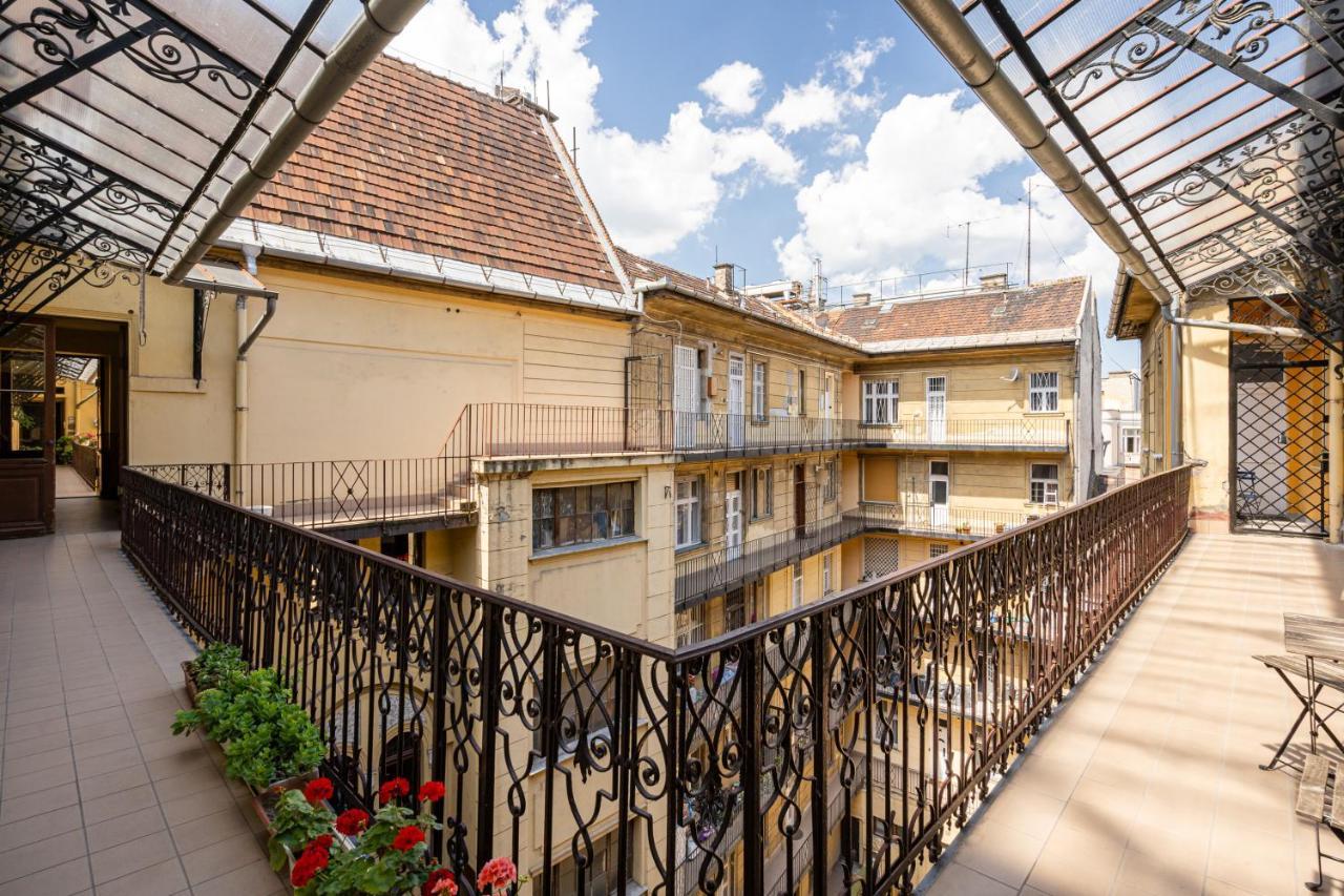 Sky Way Apartment Budapest Eksteriør billede